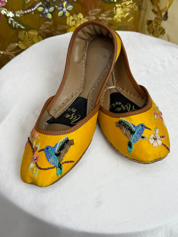 Riwayaat (Yellow)